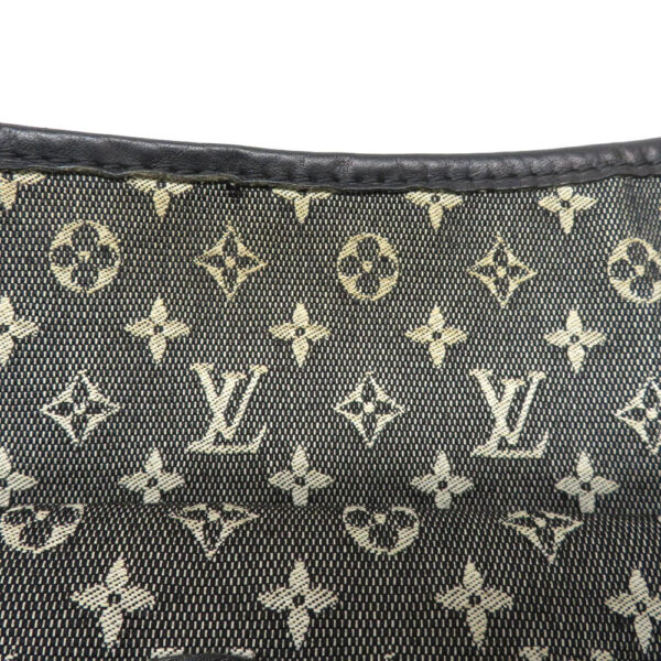 24 411915 Louis Vuitton Bouzas Marie Kate Monogram Handbag