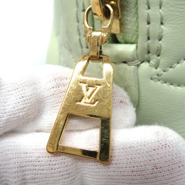 24 537917 Louis Vuitton Alma Soft BB Bag