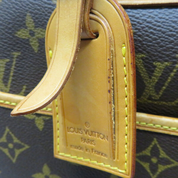 24 549209 Louis Vuitton Deauville Bag