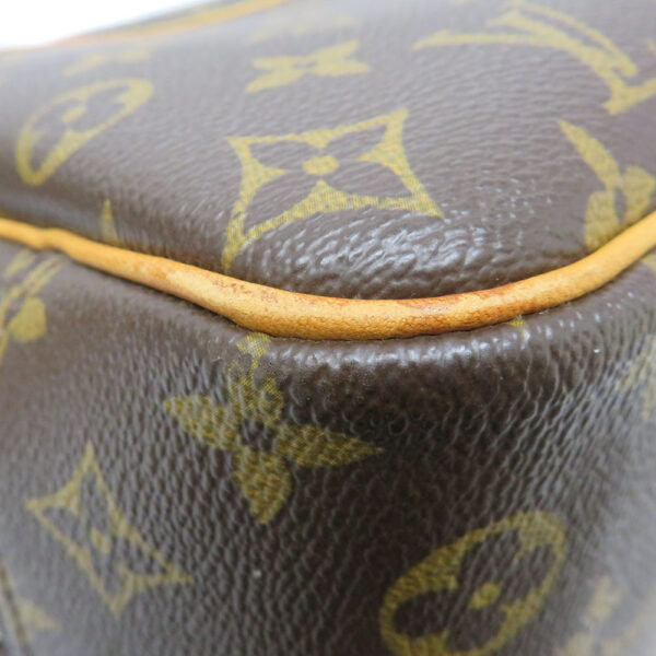 24 549213 Louis Vuitton Deauville Bag