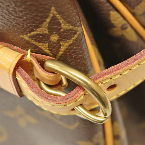 24 622 10 Louis Vuitton Batignolles Horizontal Monogram Shoulder Bag