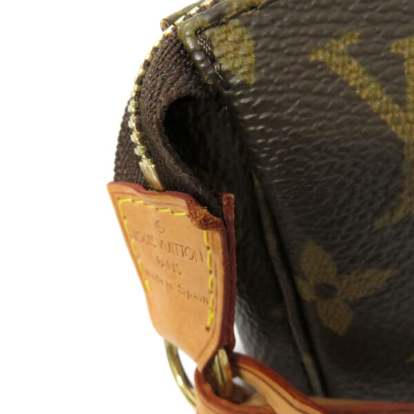 240155111 Louis Vuitton Pochette Accessoire Monogram Pouch