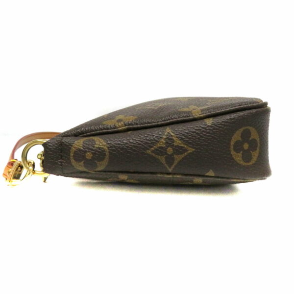 24015513 Louis Vuitton Pochette Accessoire Monogram Pouch