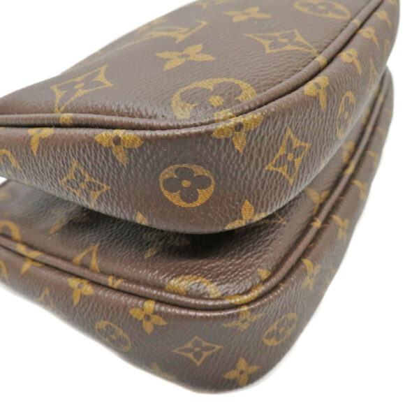 24024706 Louis Vuitton Multi Pochette Accessoire Bag Monogram