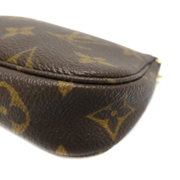 24031505 Louis Vuitton Mini Pochette Accessoire