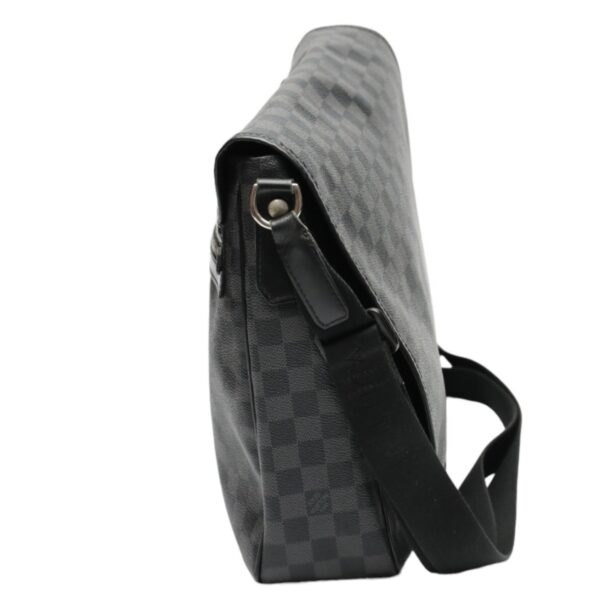 2403160002026 0 3 Louis Vuitton Daniel GM Shoulder Bag Damier Graphite Black