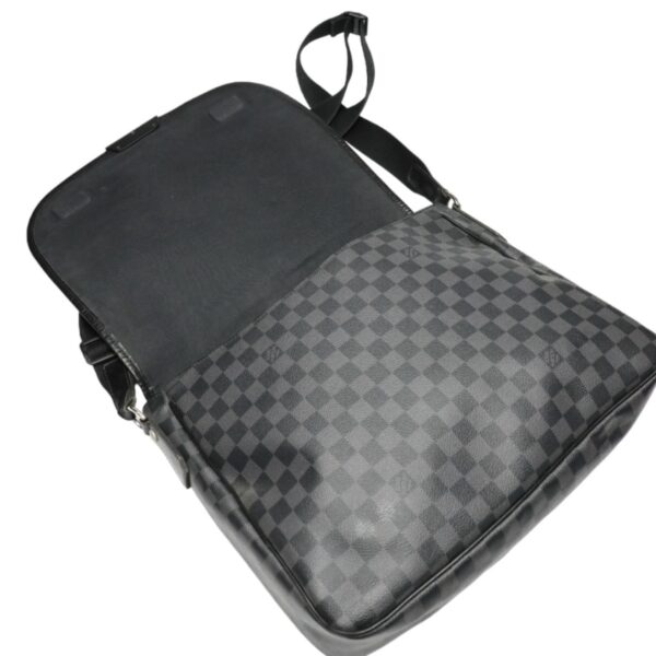 2403160002026 0 6 Louis Vuitton Daniel GM Shoulder Bag Damier Graphite Black