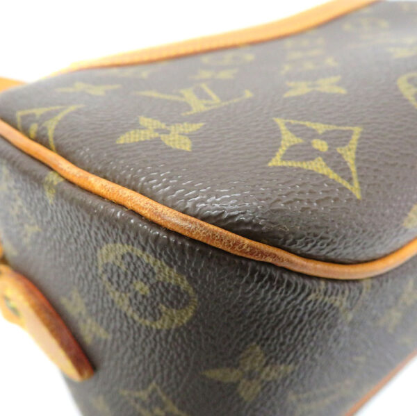 24054696 Louis Vuitton Blois Bag Monogram