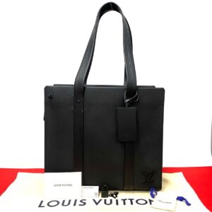 240817kmc520 1 1 Louis Vuitton Epi Pochette Arche Shoulder Bag M52575 Toledo Blue