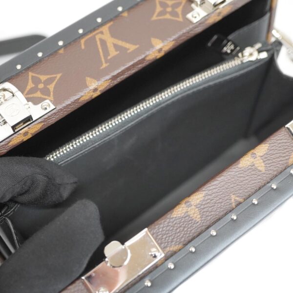 2432 9 Louis Vuitton Clutch Box Shoulder Bag