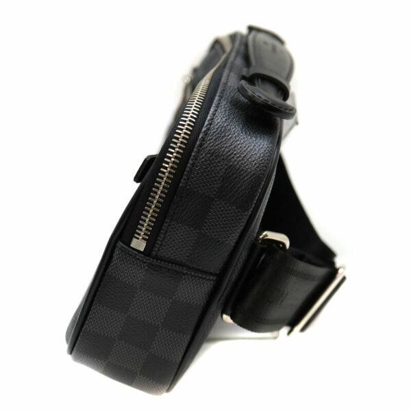 2885 3 Louis Vuitton Umbraer Body Bag Damier Graphite Black