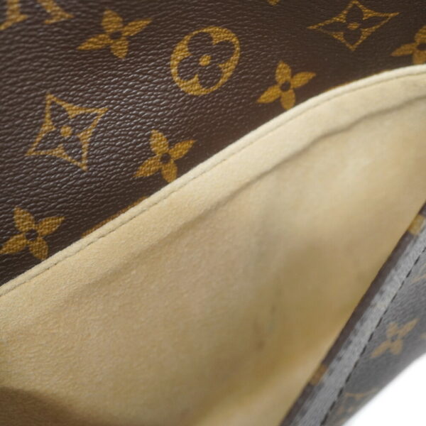 2957 12 Louis Vuitton Beverly MM bag