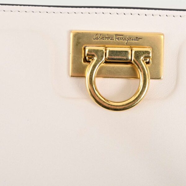 3000036474 4 Salvatore Ferragamo Shoulder Bag Leather Beige