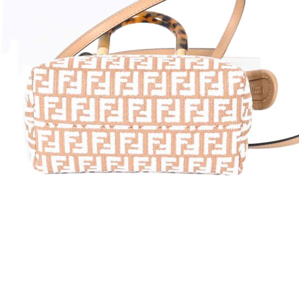 3000043854 3 Fendi Handbag Beige