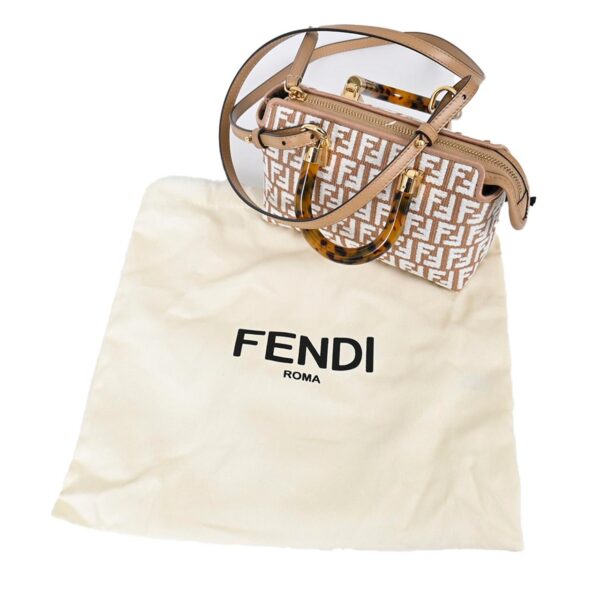 3000043854 6 Fendi Handbag Beige