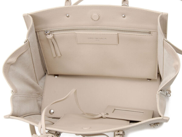 370926 dlq0n 2730 2 Balenciaga Paper AJ Shoulder Bag Beige