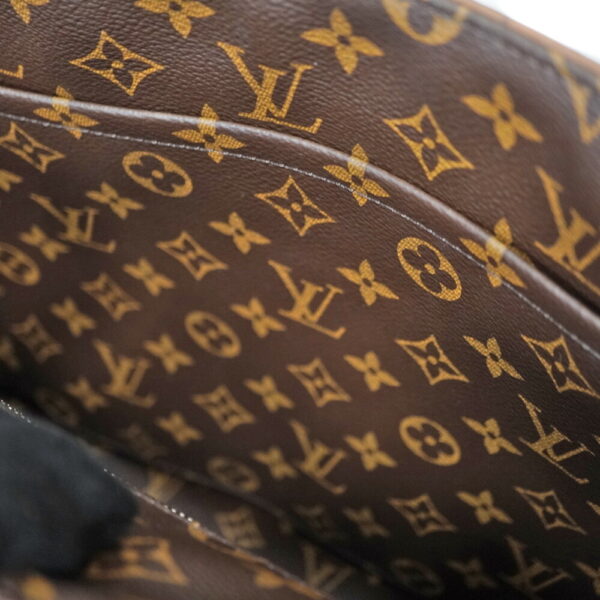 4 16 Louis Vuitton Avane Monogram Bag