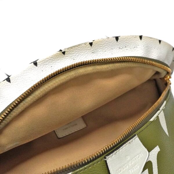 4420 19 Louis Vuitton Giant Bum Bag Body Bag Khaki Green