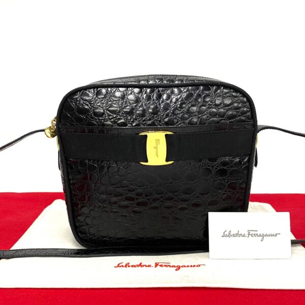 494a243012749 1 Salvatore Ferragamo Vara Leather Mini Shoulder Bag Pochette Black