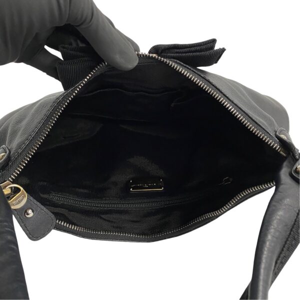 496a243184672 9 Salvatore Ferragamo Vara Leather Shoulder Bag Black