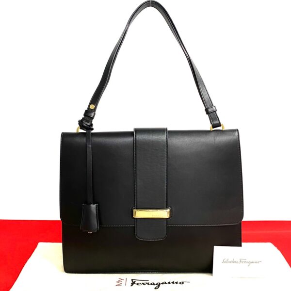 499a2251125 1 Salvatore Ferragamo Leather Shoulder Bag Black