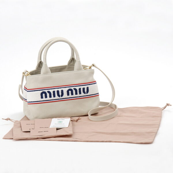 5ba2532f68f0354oro 3 Miu Miu Canvas Ricamo Handbag White