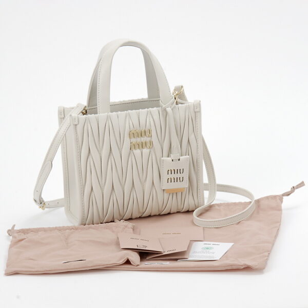 5ba277n88f0009ooo 3 Miu Miu Matelassé Handbag White