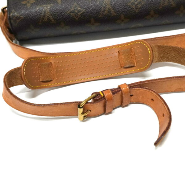 6 19 Louis Vuitton Cartesier GM shoulder bag Monogram