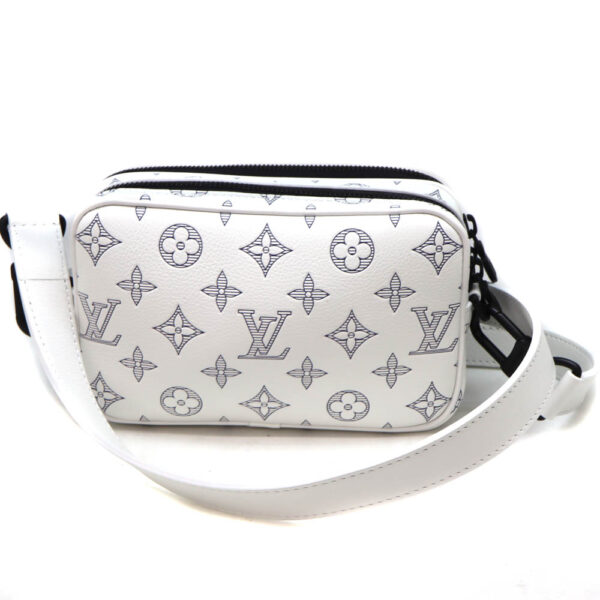 6033 2 Louis Vuitton Alpha Wearable Wallet Shoulder Bag Canvas White