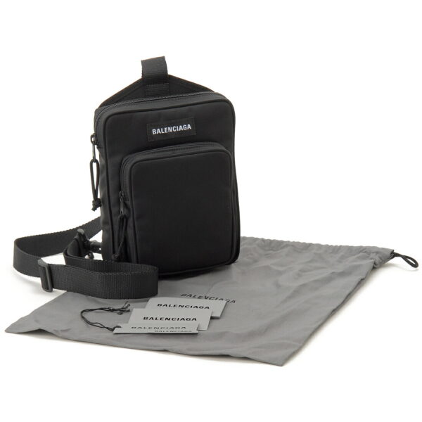 620260 2hf7x 1000 3 Balenciaga Explorer Body Bag