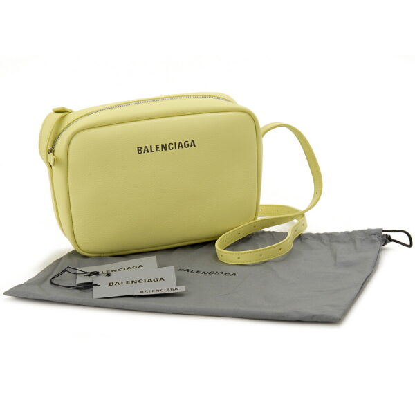 679267 15yun 7360 3 Balenciaga Everyday Camera Shoulder Bag