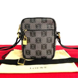 763k763 21304 1 Gucci GG Supreme Tote Bag Simple Square