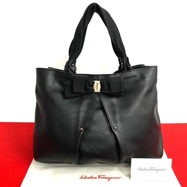 776b776 28677 1 Salvatore Ferragamo Vara Leather Tote Bag Black