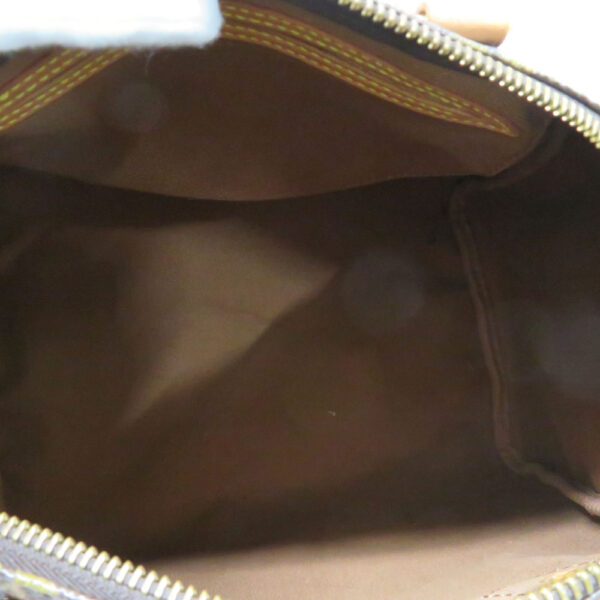 8 Louis Vuitton Speedy 30 Monogram Bag