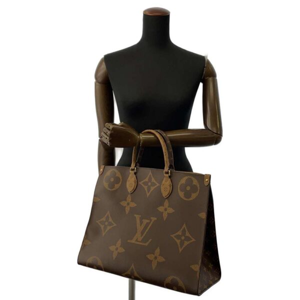 9319455 05 Louis Vuitton On The Go GM Monogram Reverse Tote Bag