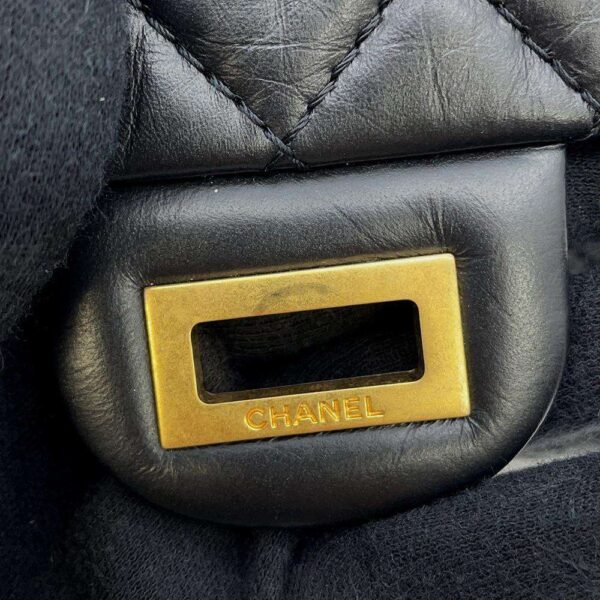 9398535 09 Chanel Matelasse 255 Mini Aged Calf Bag Black