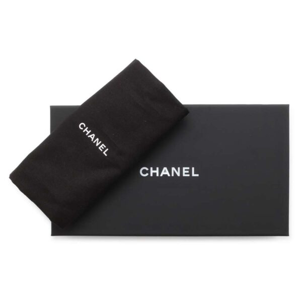 9417601 09 Chanel Matelasse Cocomark Patent Pouch Black