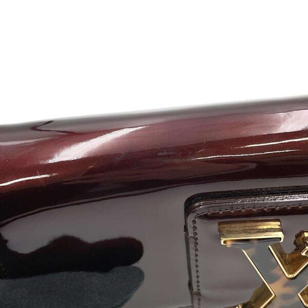 9461420 09 Louis Vuitton Pochette Soubi Patent Leather Clutch Bag Purple