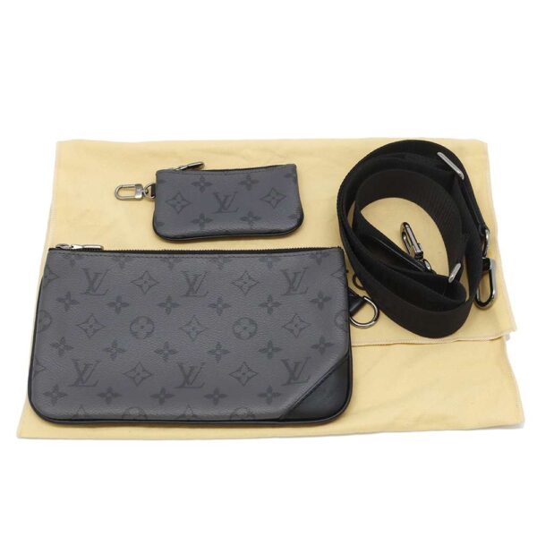 9465251 17 Louis Vuitton Trio Messenger Eclipse Reverse Shoulder Bag Black