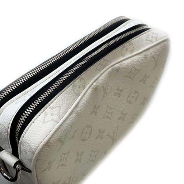 9488656 08 Louis Vuitton Alpha Messenger Taiga Shoulder Bag White