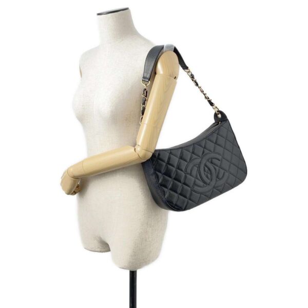 9499102 04 Chanel Matelasse Coco Mark Caviar Shoulder Bag Black