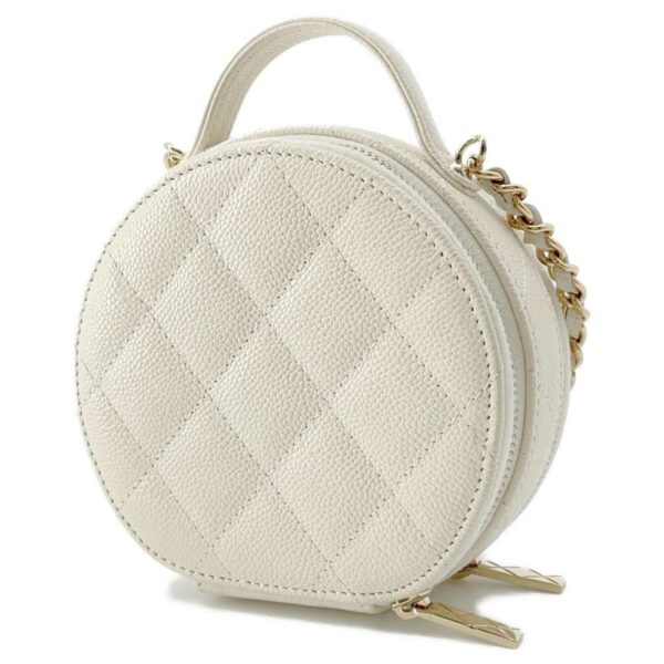 9557291 02 Chanel Small Vanity Matelasse Caviar Case White