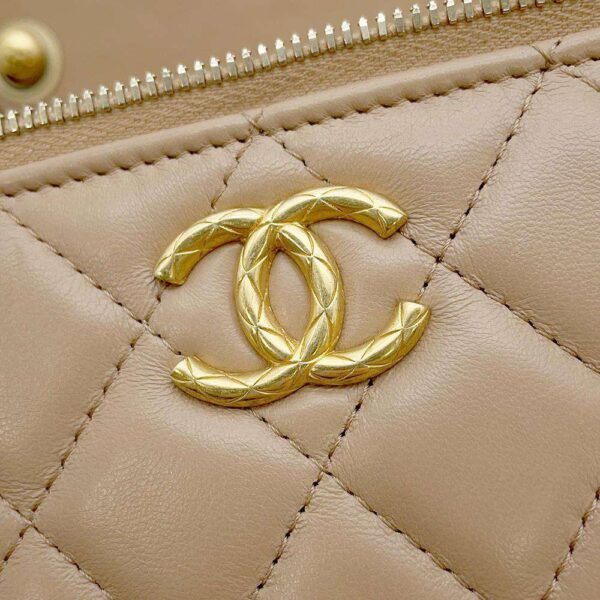 9629875 12 Chanel Vanity Cocomark Matelasse Lambskin Shoulder Bag