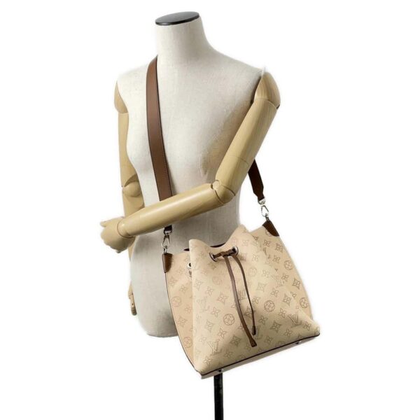 9684270 04 Louis Vuitton Mulia Monogram Mahina Handbag 2way