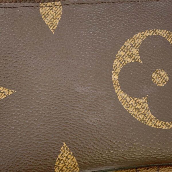 9725218 06 Louis Vuitton Monogram Reverse Giant Pochette Trio Canvas Pouch