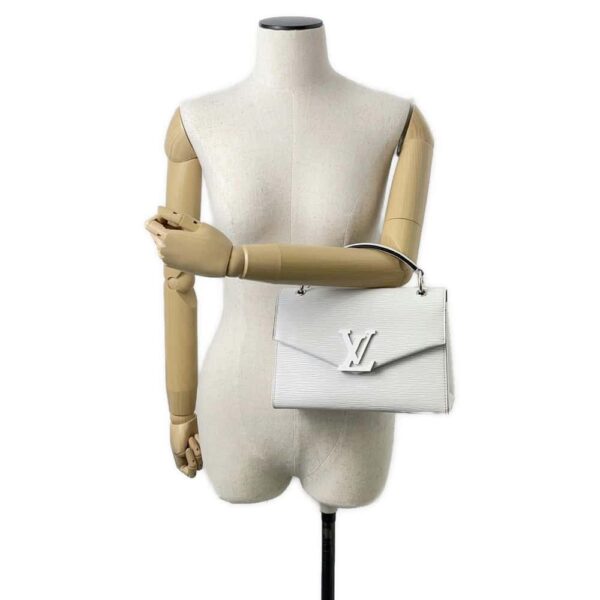 9727533 05 Louis Vuitton Epi Pochette Grenelle Leather Shoulder Bag White