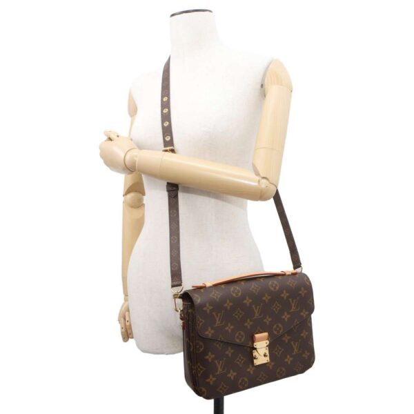 9733749 05 Louis Vuitton Pochette Metis Monogram Shoulder Bag