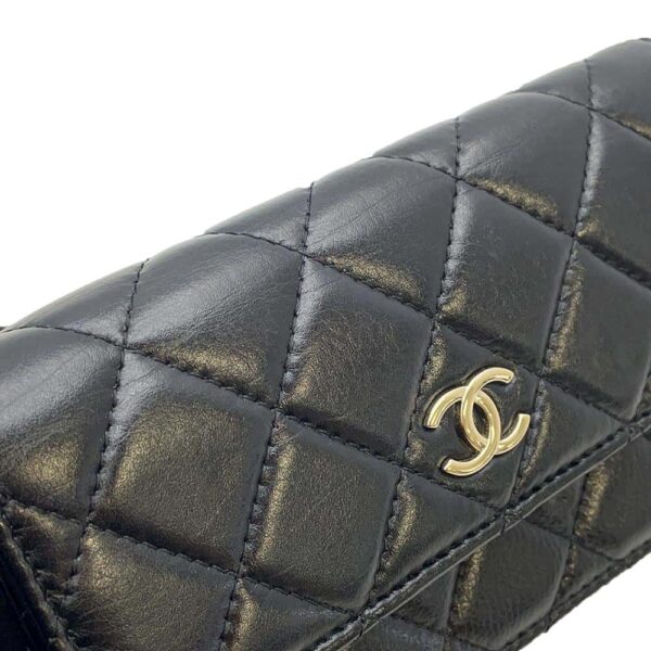 9733879 09 Chanel Pearl Chain Matelasse Coco Mark Lambskin Wallet Black