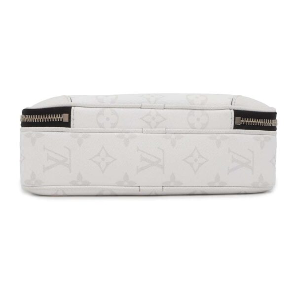 9733930 03 Louis Vuitton Alpha Messenger Monogram Taiga Shoulder Bag White