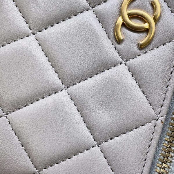 9744837 07 Chanel Matelasse Coco Mark Vanity Case Lambskin Bag